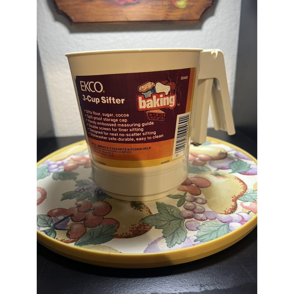 Vintage EKCO 1984 Hand Held 3-Cup Baking Sifter Great Condition